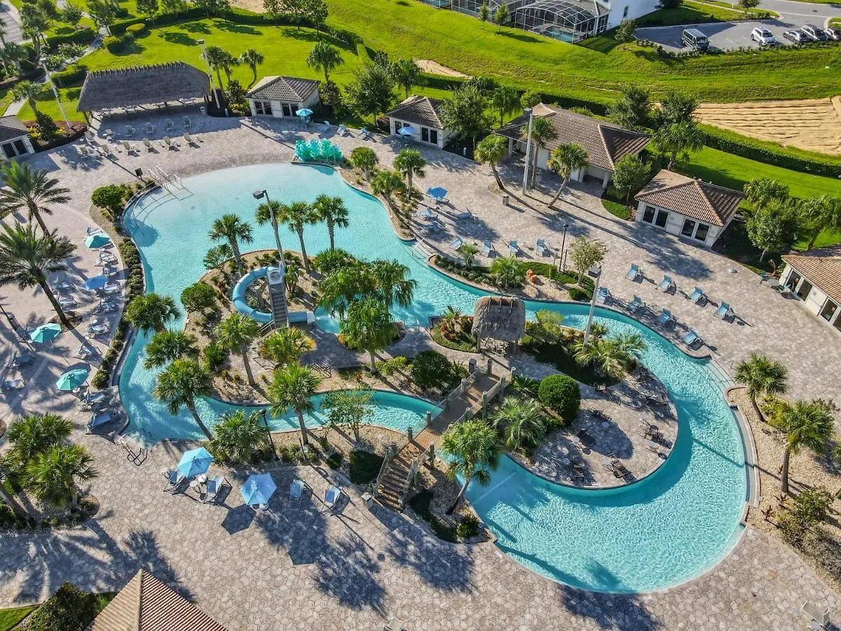 Thematic 2br With Waterpark