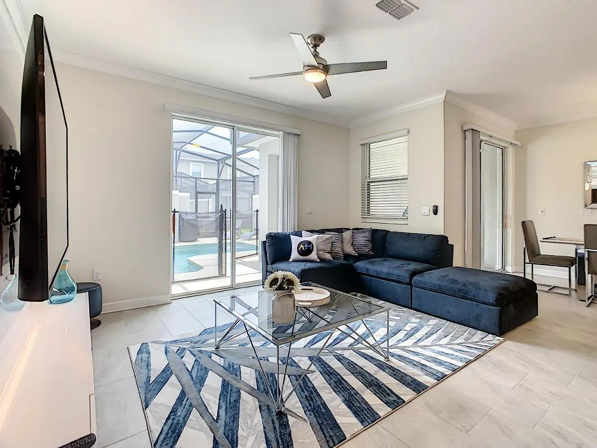 Holiday home Astounding Townhouse 20min With Private Pool And Free Amenities Kissimmee