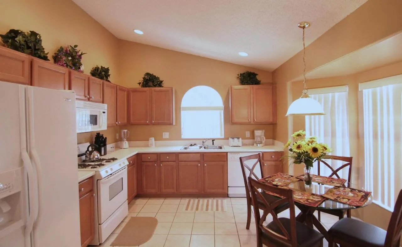 Emma Castle - Private Fenced 3 Miles To Villa Kissimmee