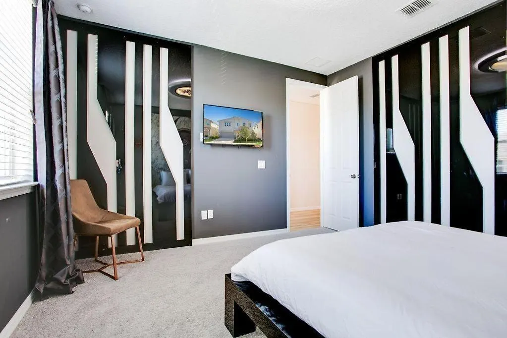 Bsv1805 - Luxury 8 Bedroom 6 Bathroom In The Desirable Solara