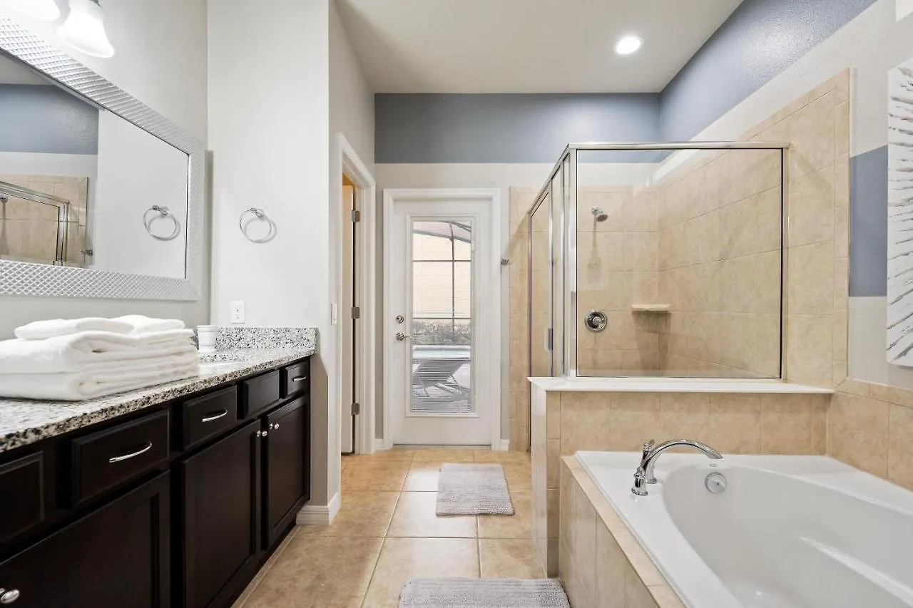 Bsv8805 - Luxurious Professionally Designed In Windsor At Westside *