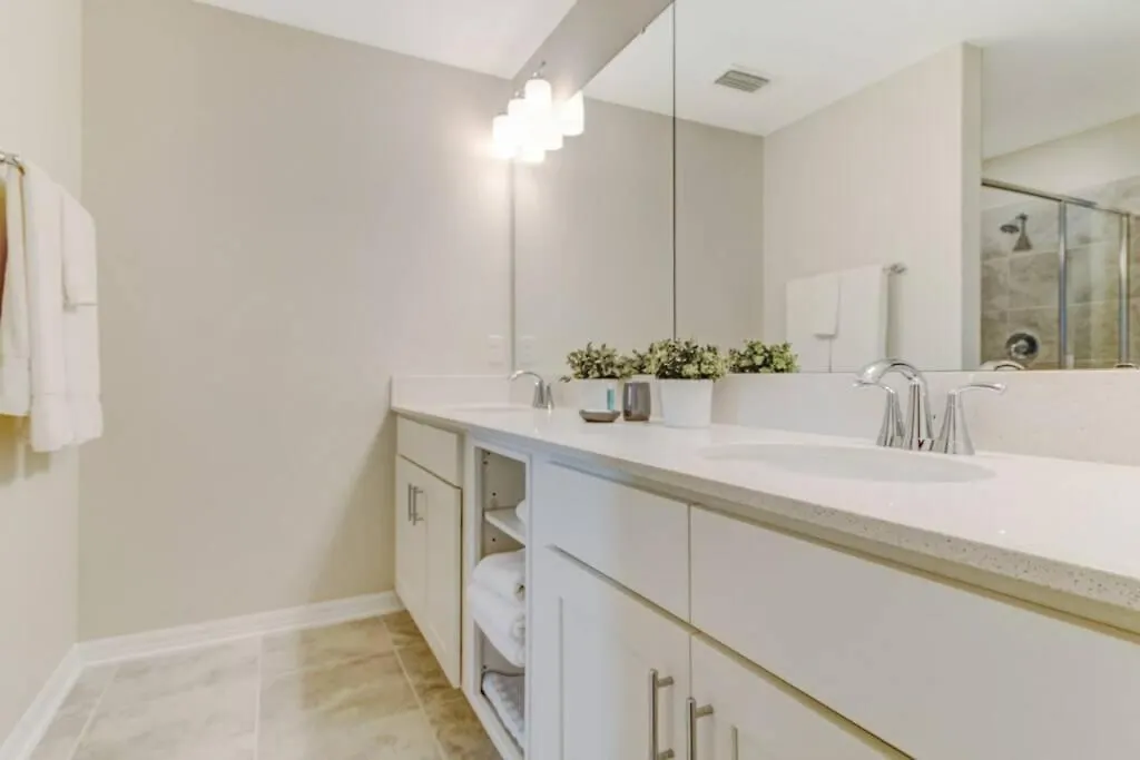 Apartment Summer Sale Storey 3bdrm *