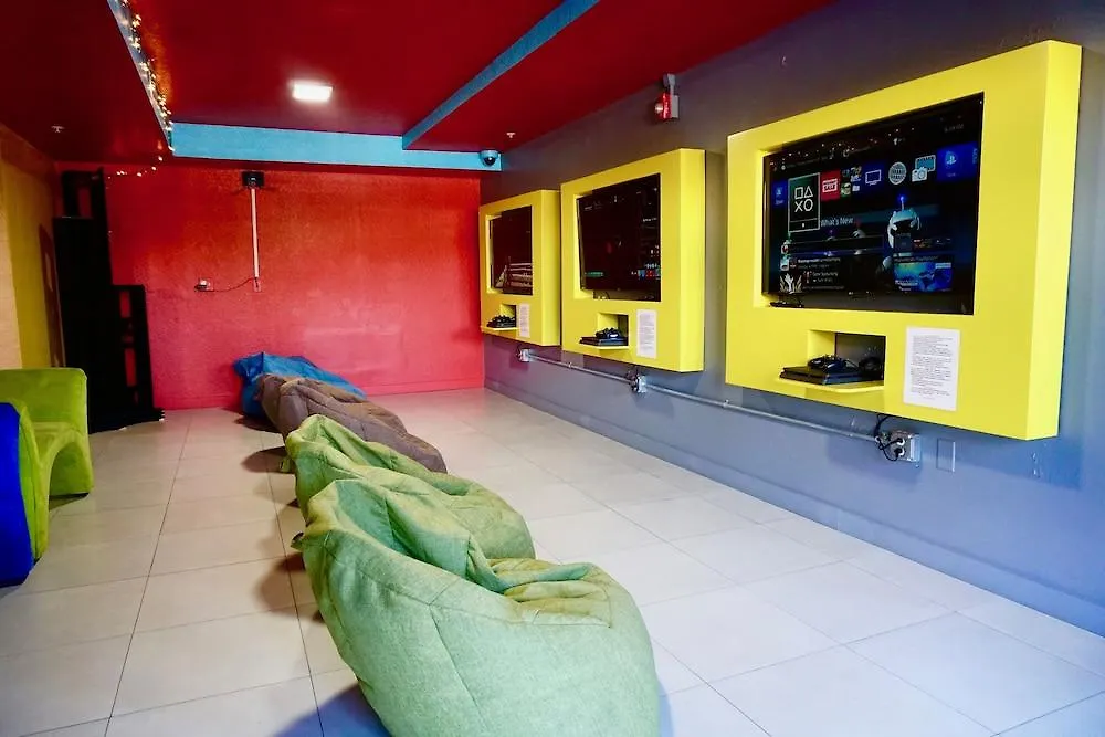 Ramada By Wyndham Flamingo Water Park Отель