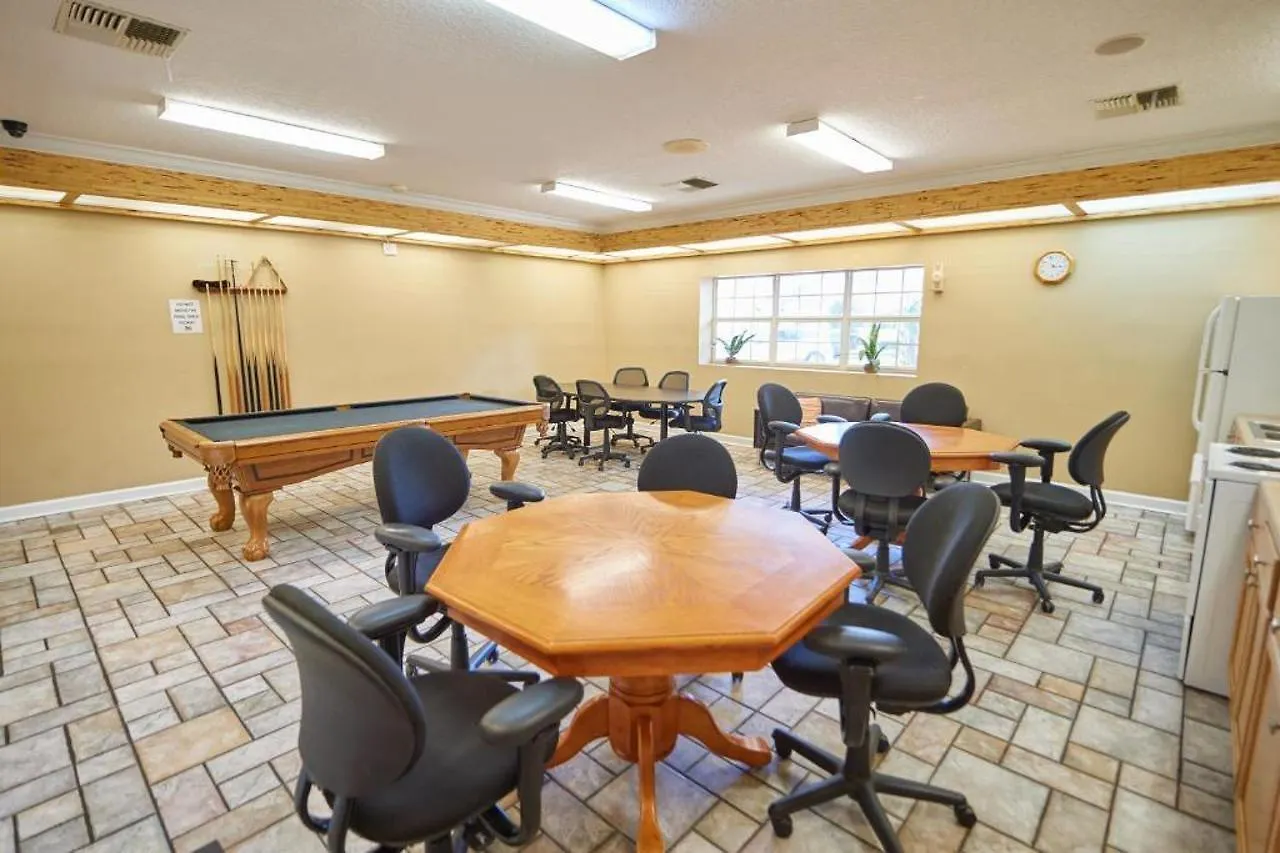 Tropical Palms & Campground Lodge *