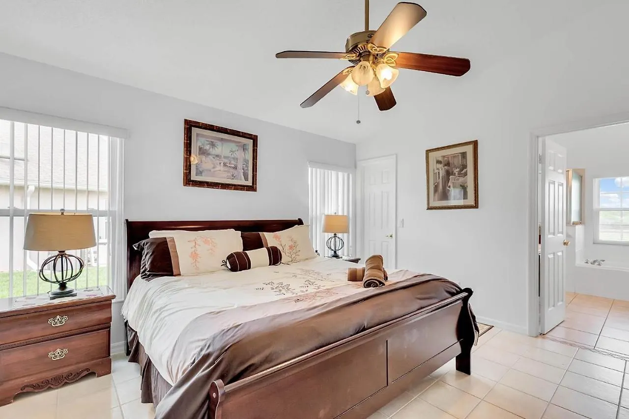 4 Bedrooms Pool With Water View And Short Drive From