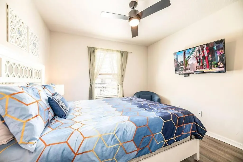 The Happy Place! - Upgraded Fun Windsor Holiday home *