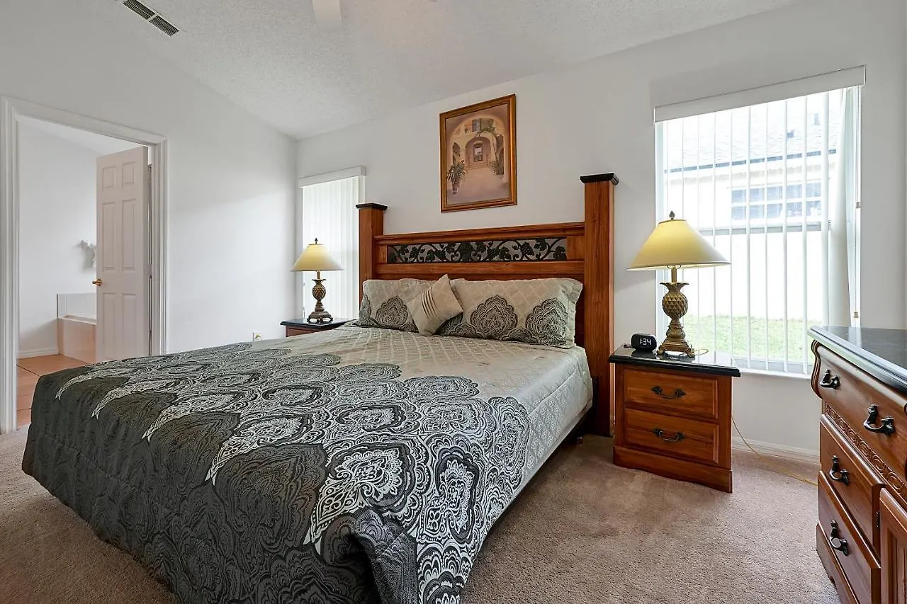 Neptunes Retreat - 4 Bed Close To Holiday home Kissimmee