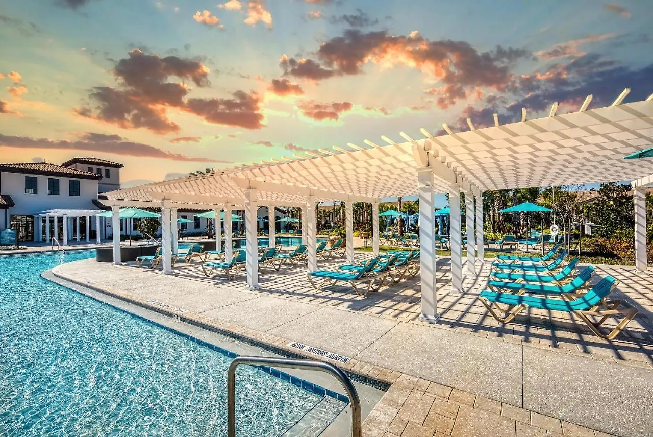 Sunnyside Up - Luxurious Townhome W/private Pool Holiday home *