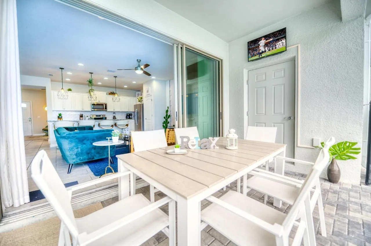 Sunnyside Up - Luxurious Townhome W/private Pool Kissimmee
