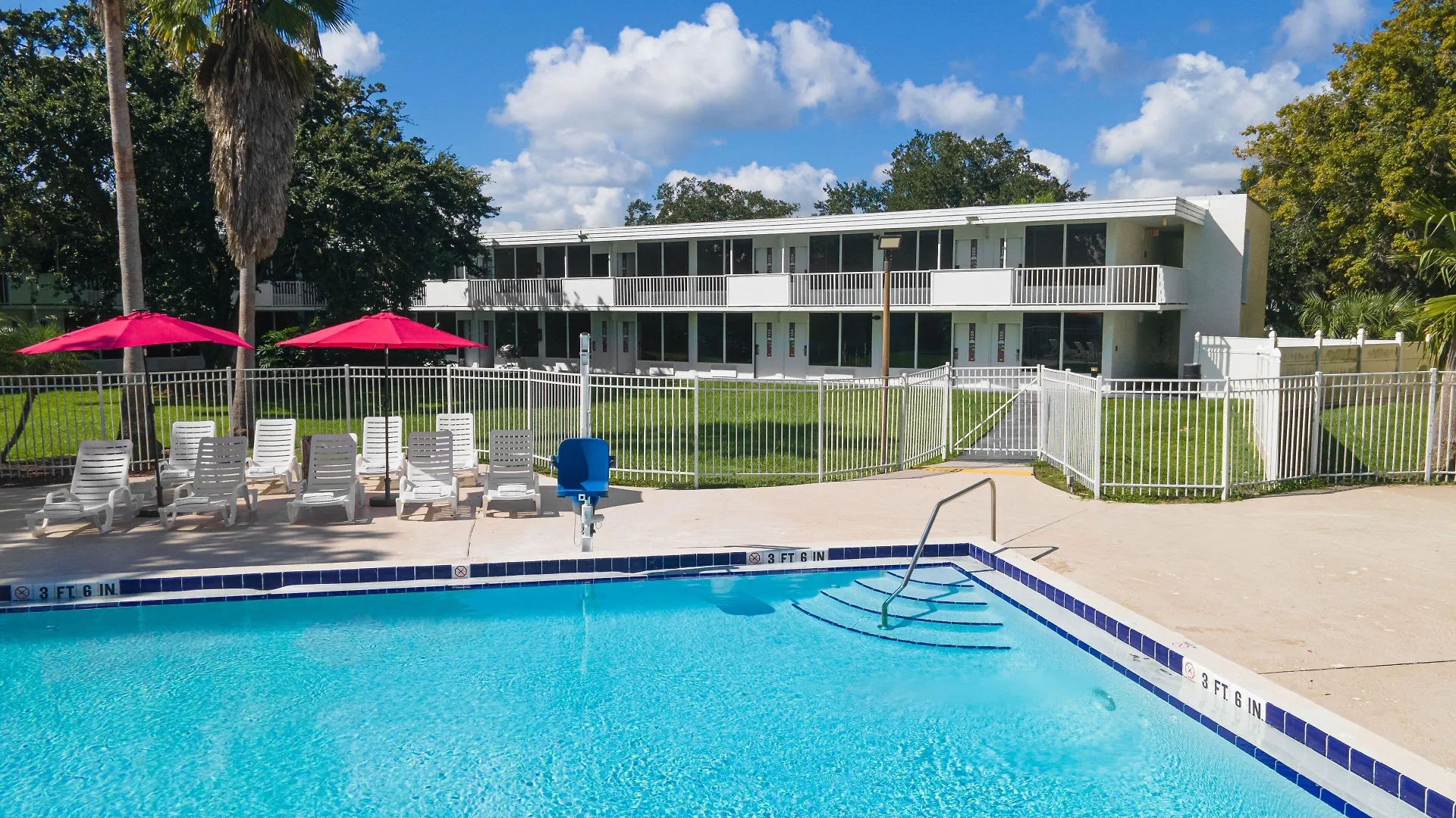 Hotel Developer Maingate, A Baymont By Wyndham Kissimmee
