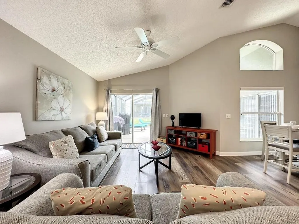 4 Bed 3 Bath In A Gated Community With Pool Villa *