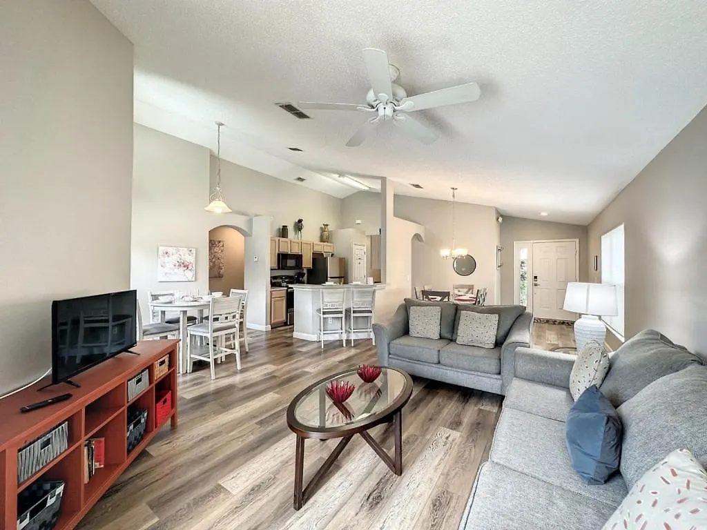 4 Bed 3 Bath In A Gated Community With Pool *