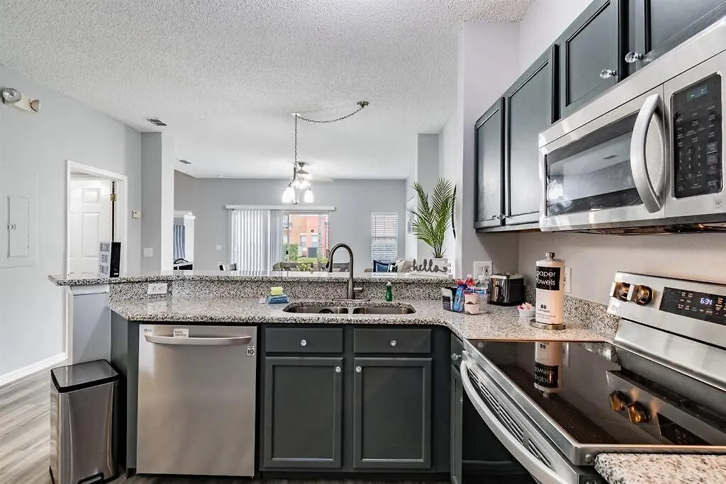Charming & Cozy Townhouse Area - Berkley * Kissimmee