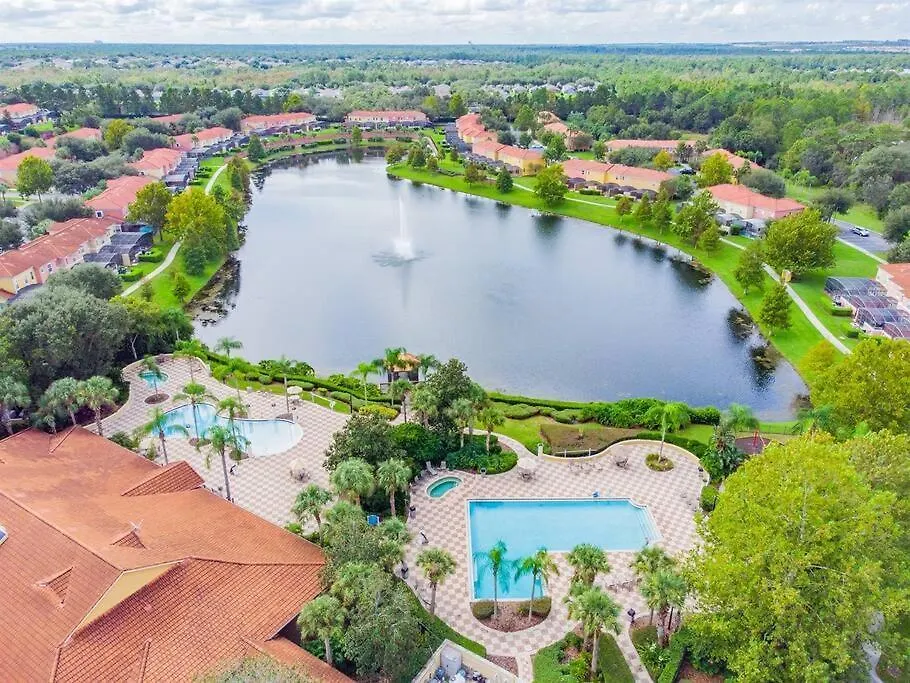 Elegant Jacuzzi Town House Near To - No Carpet * Kissimmee