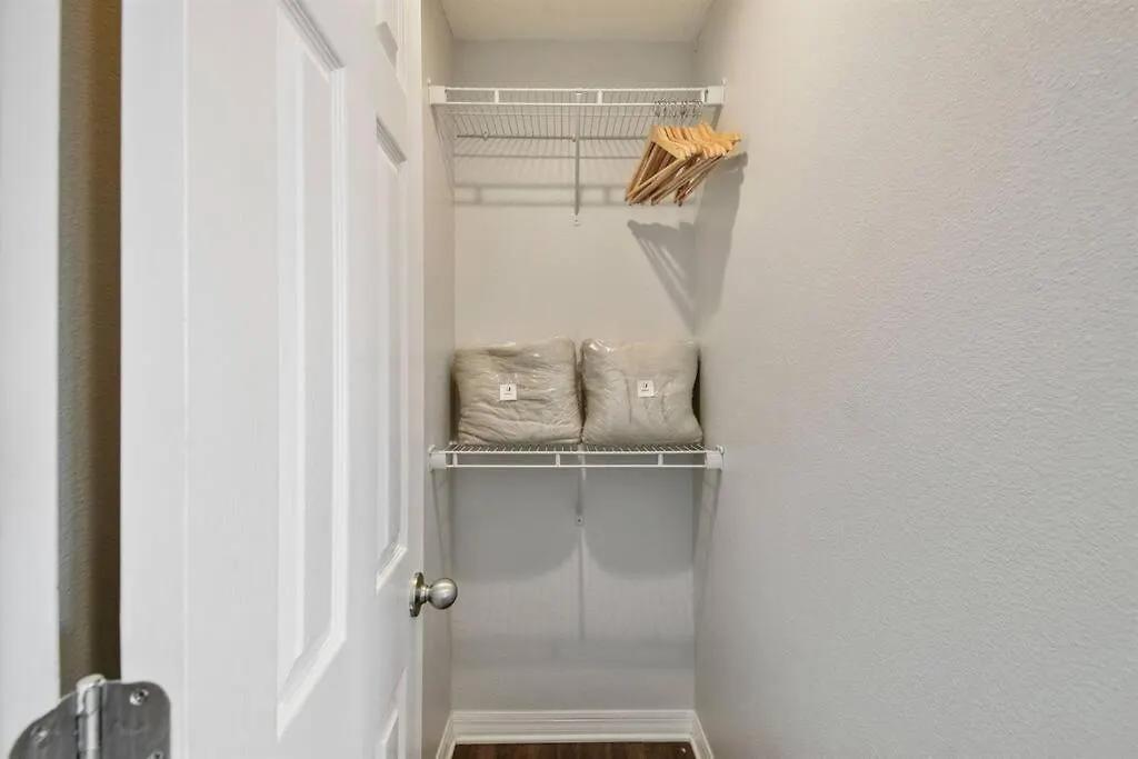 Holiday home Small&comfy Private/jacuzzi Near Fiber Internet *