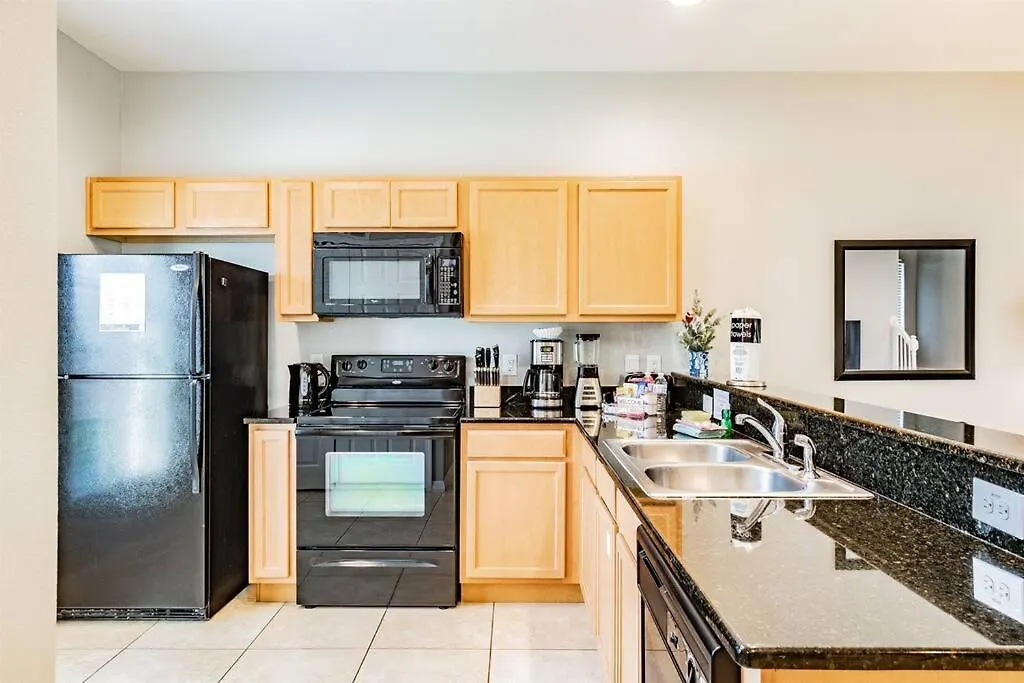 Elegant Jacuzzi Town House Near To - No Carpet Kissimmee