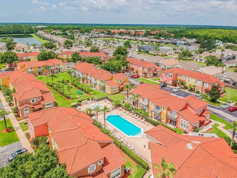 Spacious Water View With Pool Area-no Carpet Holiday home *