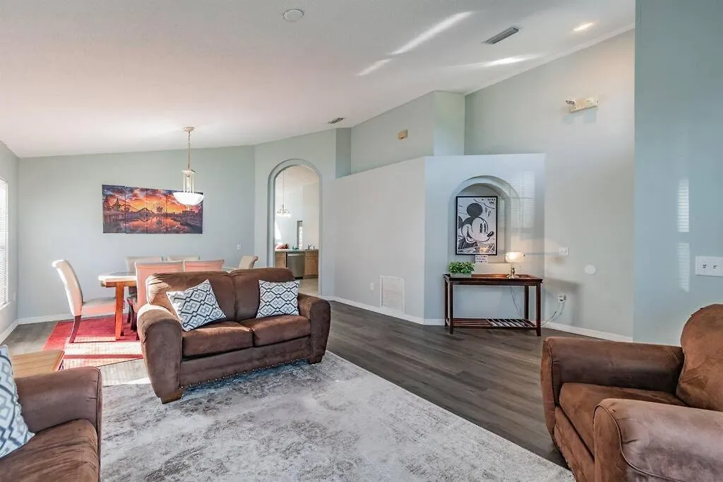 Spacious Water View With Pool Area-no Carpet Holiday home Kissimmee