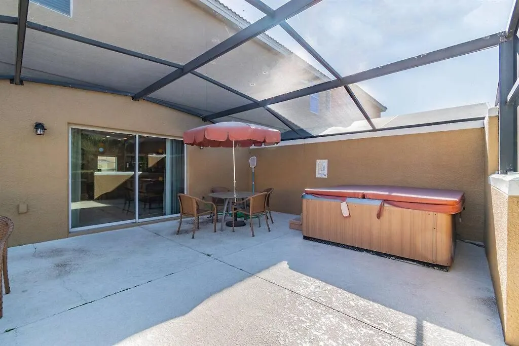 Elegant Jacuzzi Town House Near To - No Carpet Holiday home *
