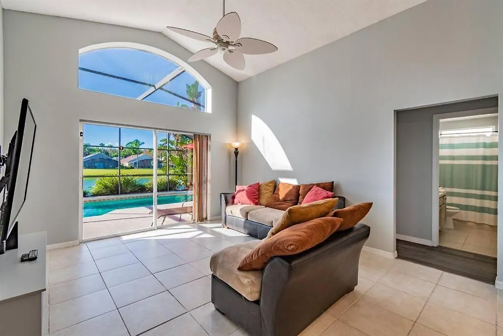 Spacious Water View With Pool Area-no Carpet Holiday home Kissimmee