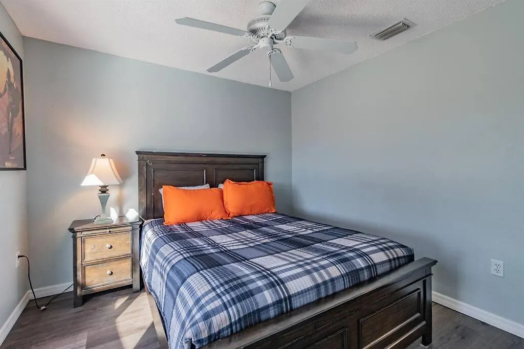 Spacious Water View With Pool Area-no Carpet * Kissimmee