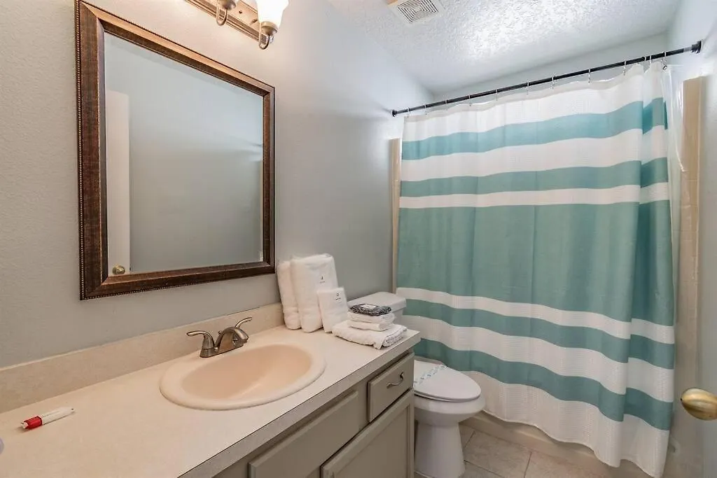 Spacious Water View With Pool Area-no Carpet Kissimmee