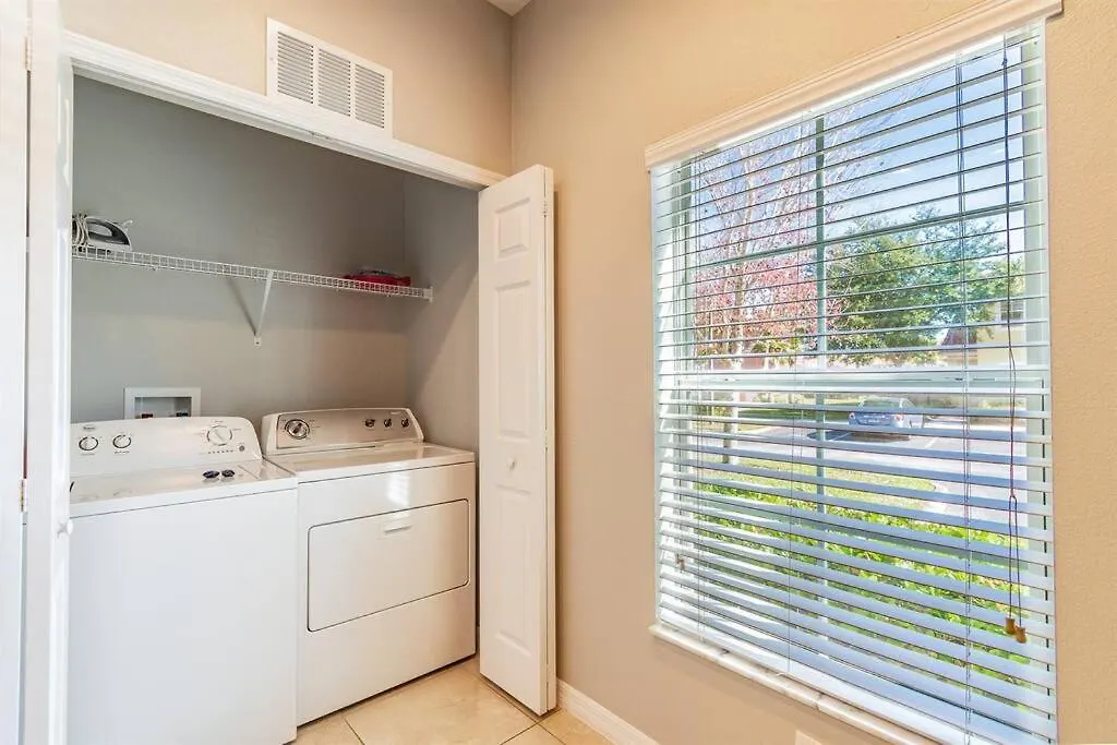 Elegant Jacuzzi Town House Near To - No Carpet * Kissimmee