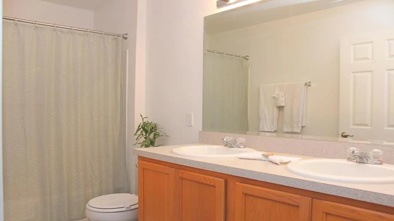 5br 45ba At Somerset Villa *