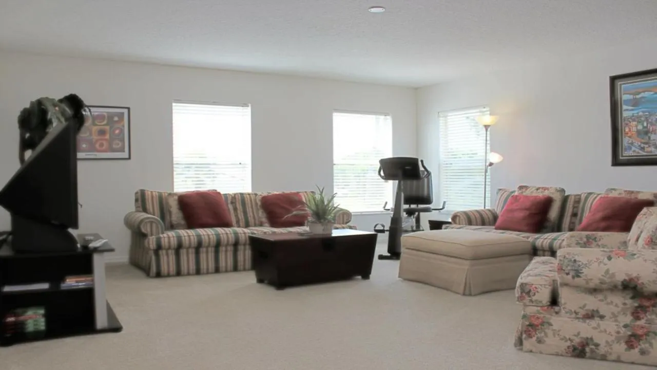 5br 45ba At Somerset Villa *