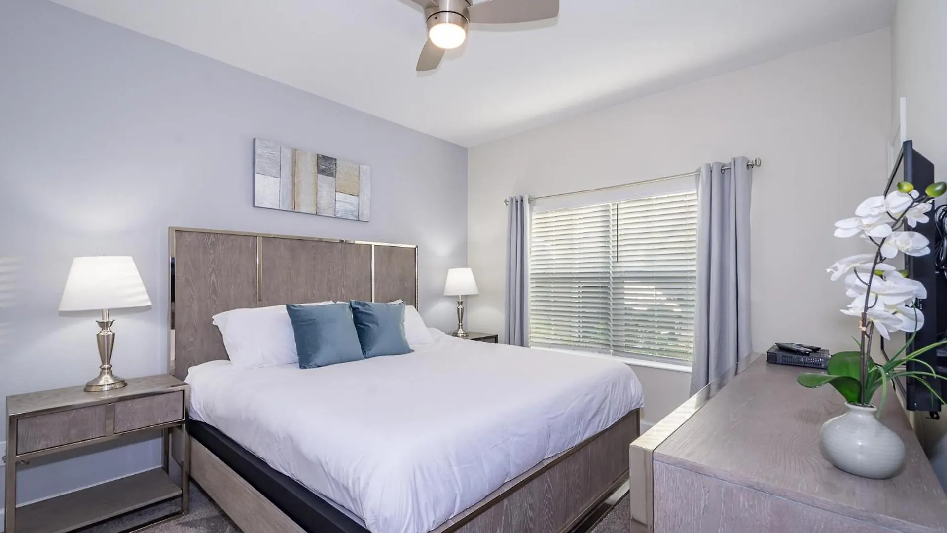 4993fp Townhouse 4 Bedrooms & 3 Bathrooms + Pool