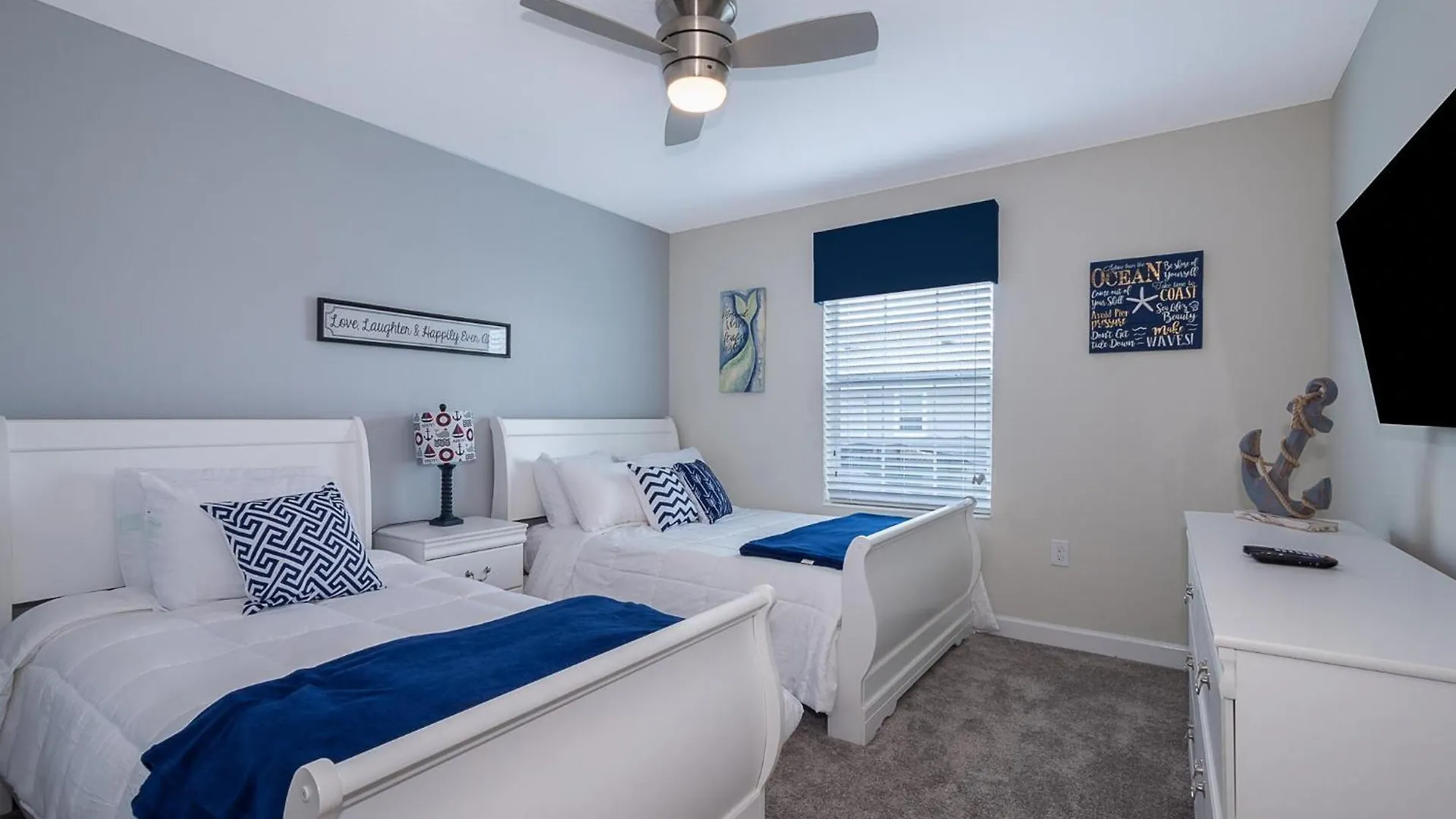 4834bv Townhouse 4 Bedrooms & 3 Bathrooms + Pool *