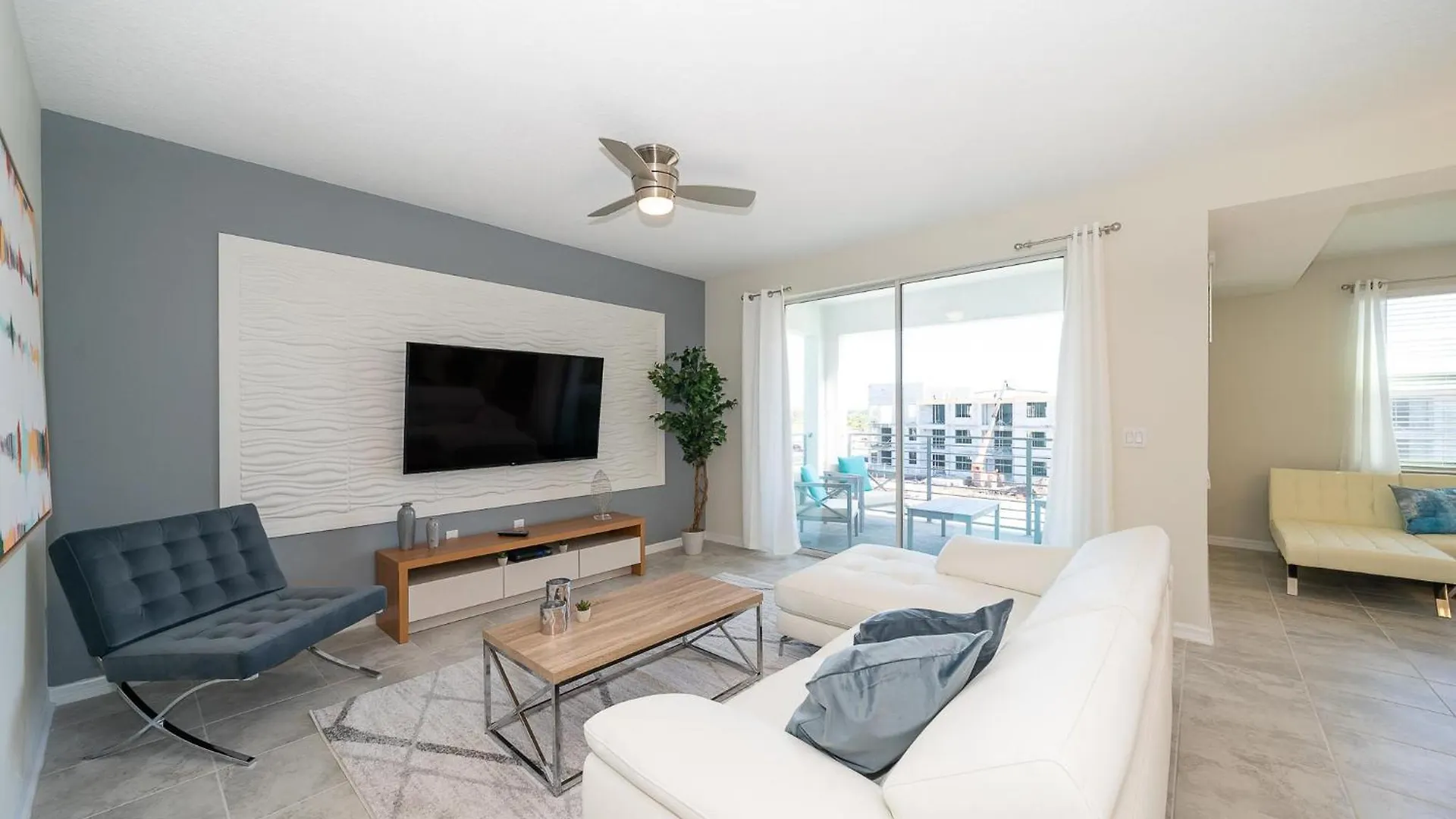 3120-303og Storey Lake, 2/2 Garden View