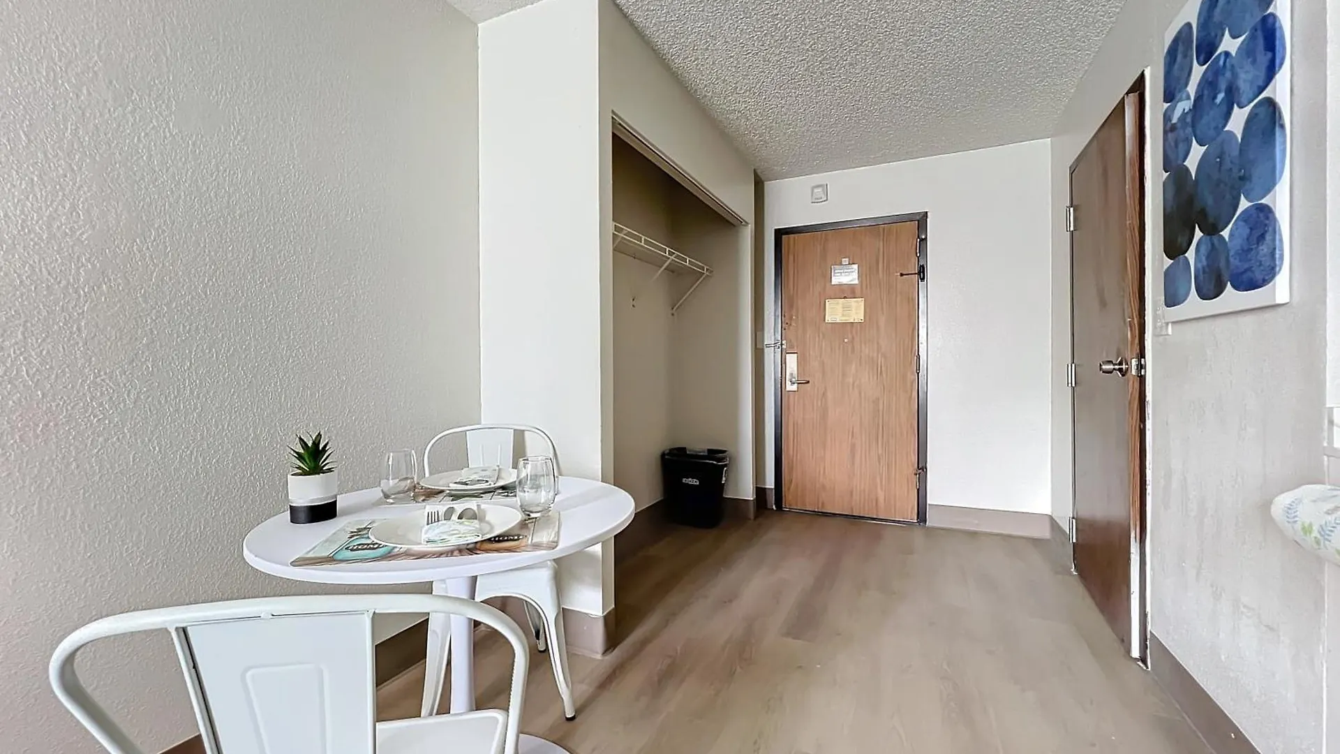 Otel Stayable East 2*