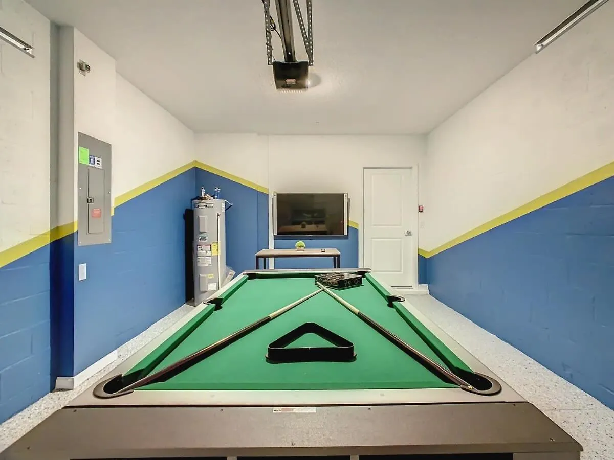 Amazing 2br With 2 Clubhouses & Private Game Holiday home *
