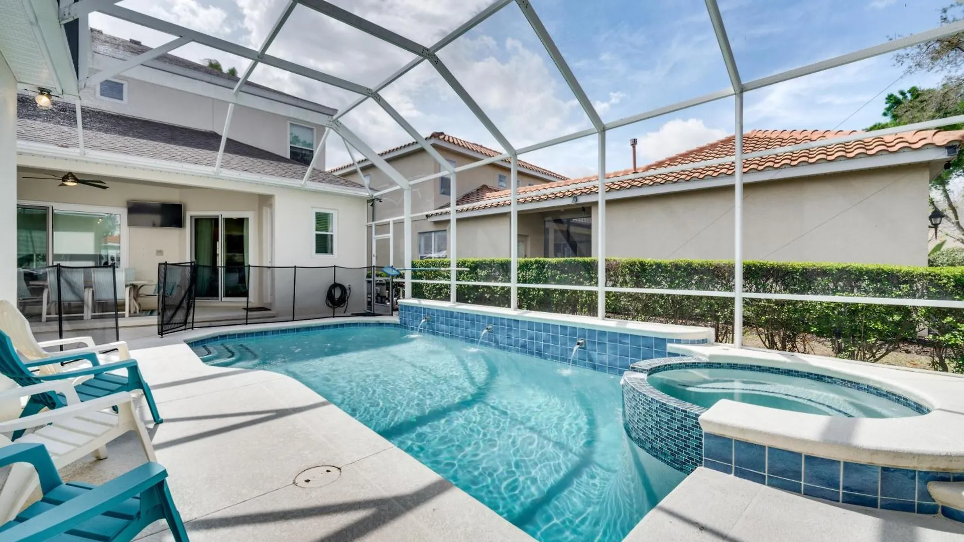 Sunshine Reunion Pool, 9 Mi To Park Holiday home