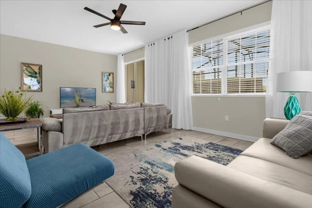 5 Bedroom- 5 Bathroom Storey 4901 Wa Holiday home *