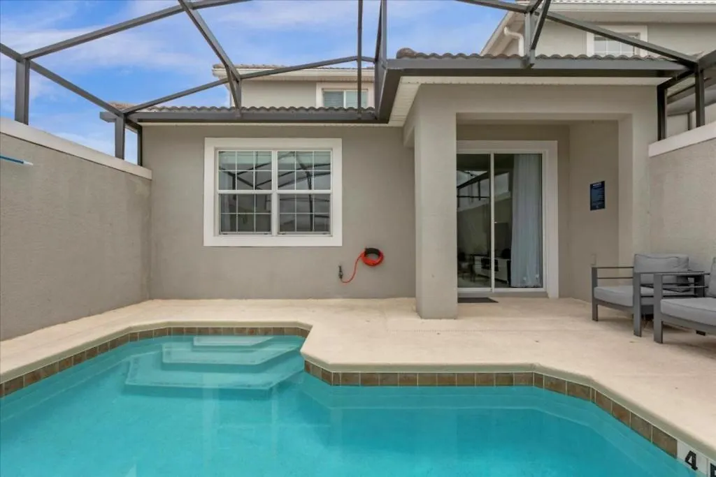 5 Bedroom- 5 Bathroom Storey 4901 Wa Holiday home *