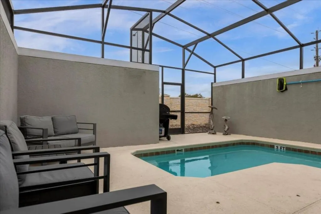 5 Bedroom- 5 Bathroom Storey 4901 Wa Holiday home *