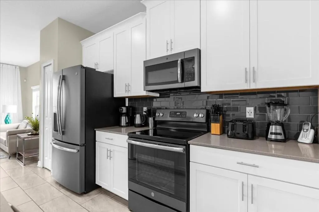 5 Bedroom- 5 Bathroom Storey 4901 Wa *