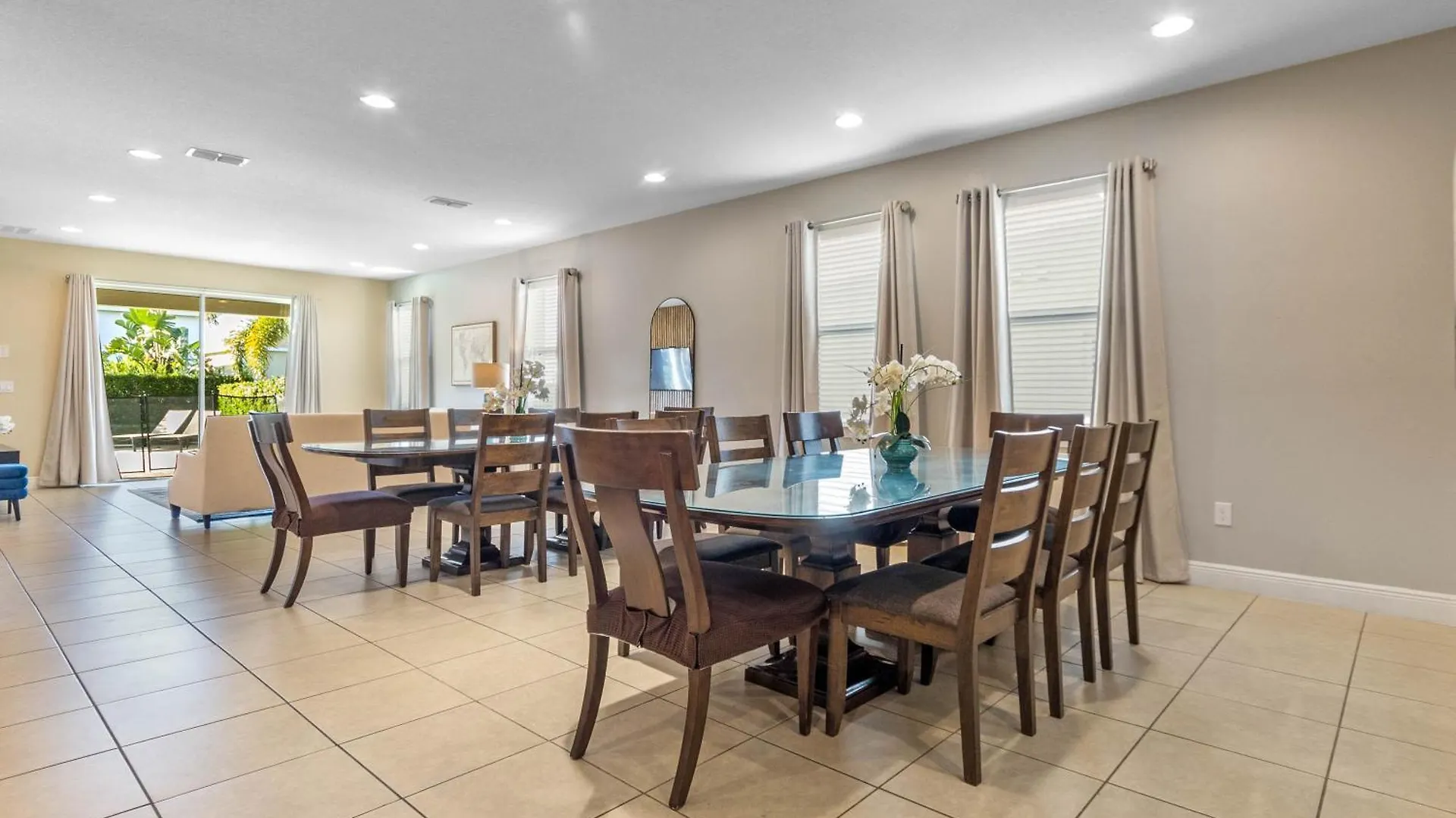 Luxury Near 10 Bedroom With Private Pool & Villa