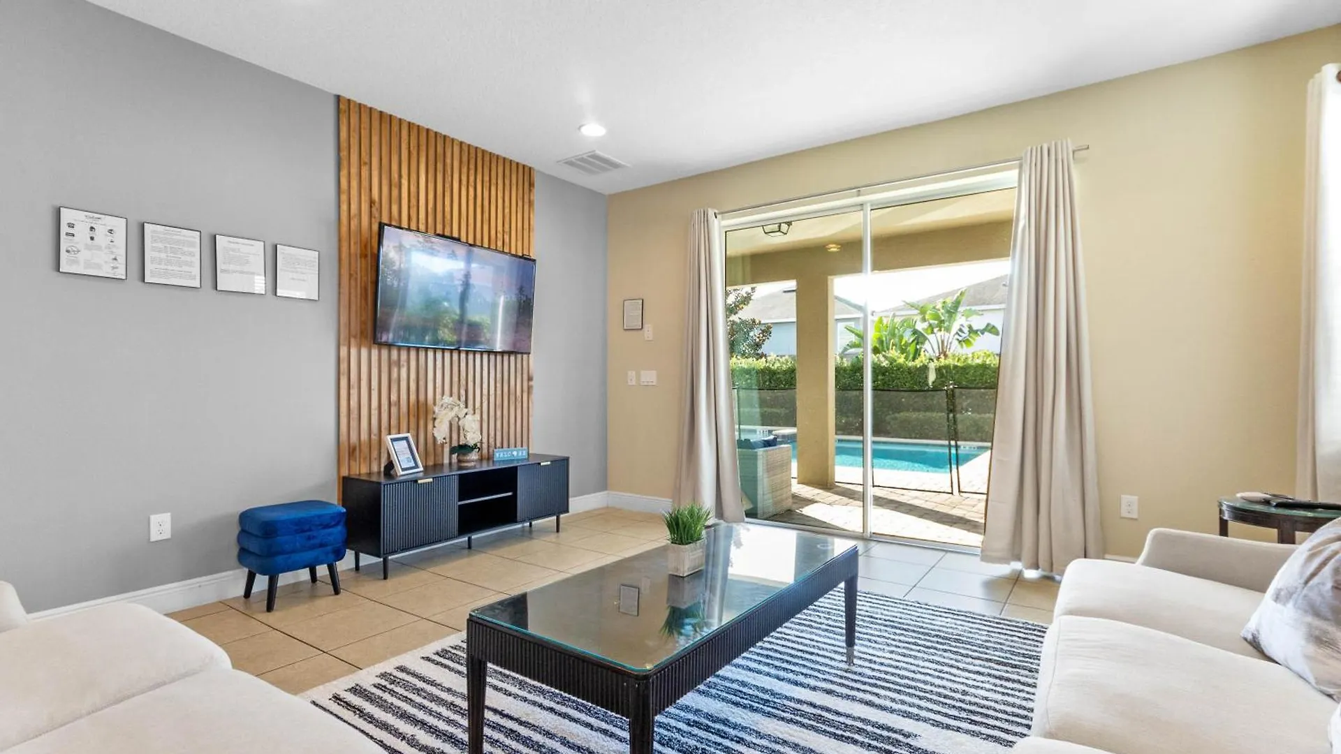 Luxury Near 10 Bedroom With Private Pool & Villa