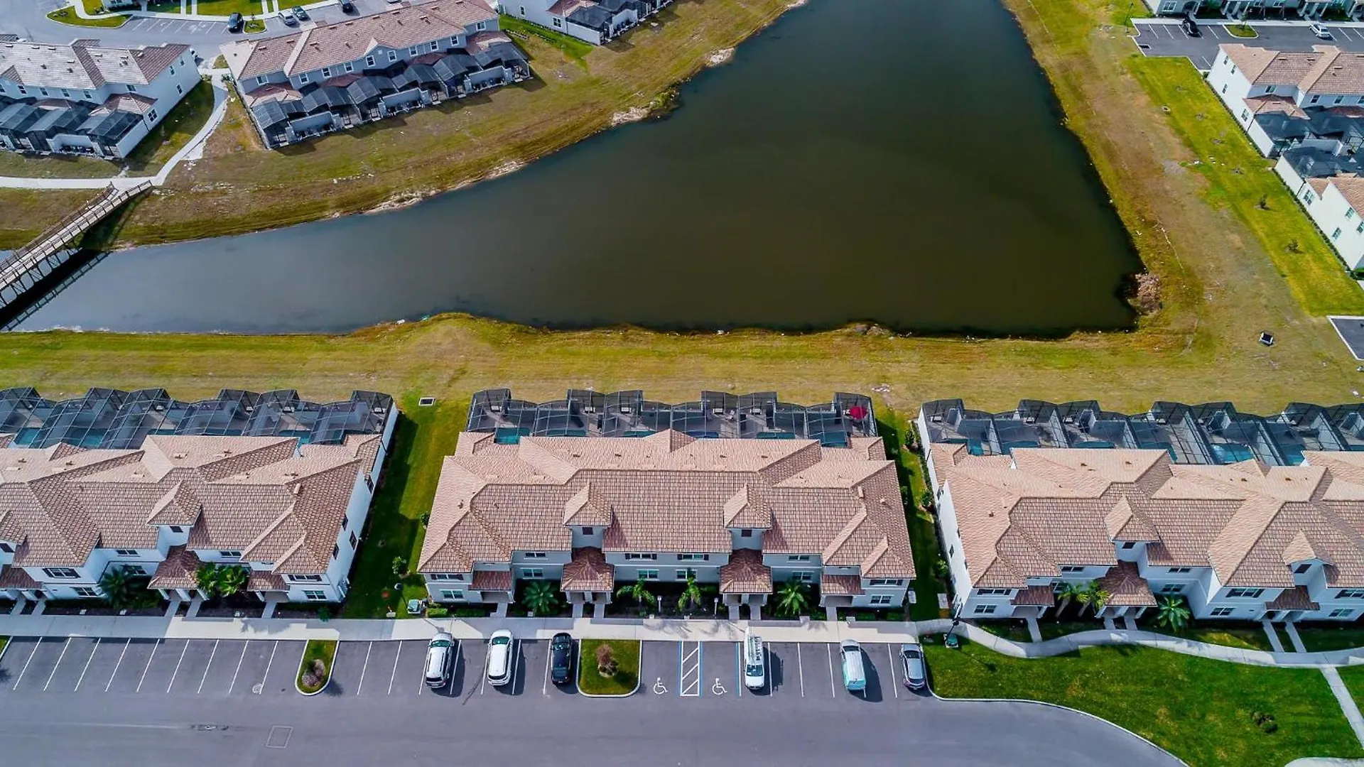3087ll Townhouse 5 Bedrooms & 4 Bathrooms Pool