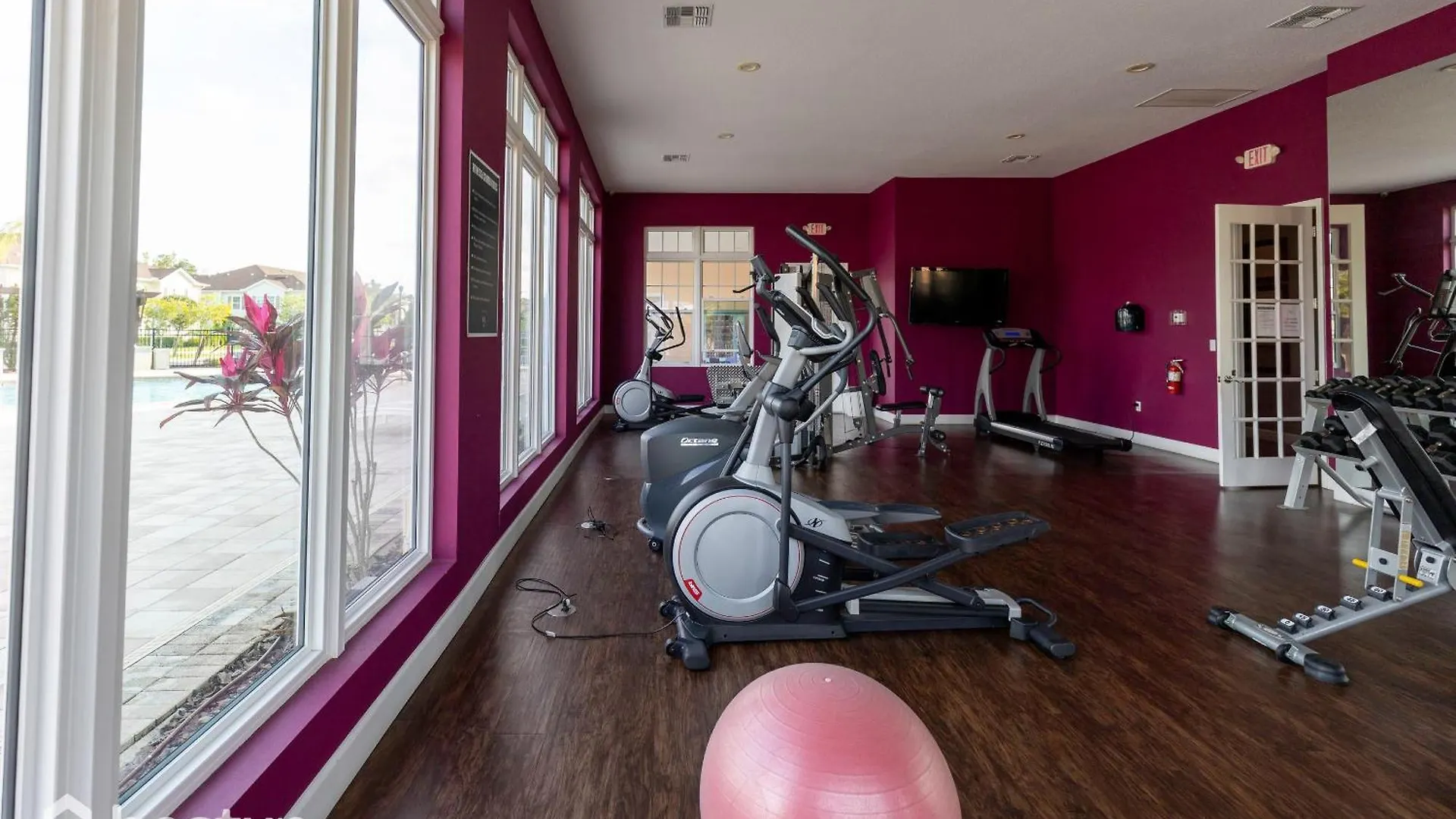 Fabulous Townhome Near The Parks *