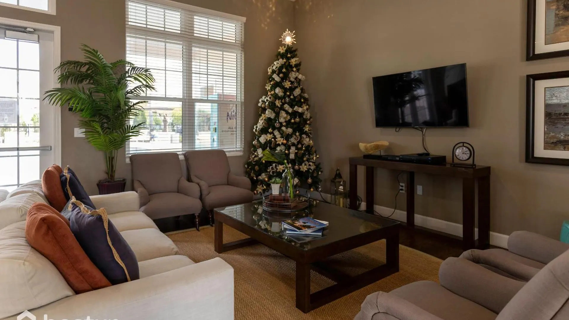 Fabulous Townhome Near The Parks Holiday home *