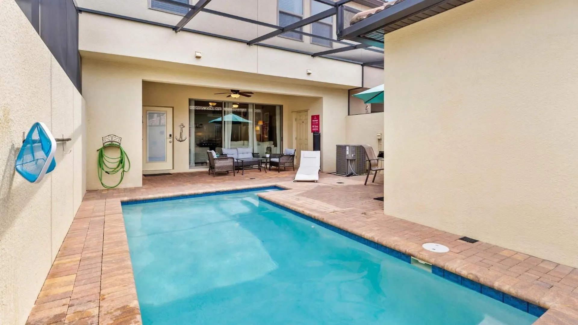 Townhome With Private Pool, Bbq & Free Waterpark Holiday home