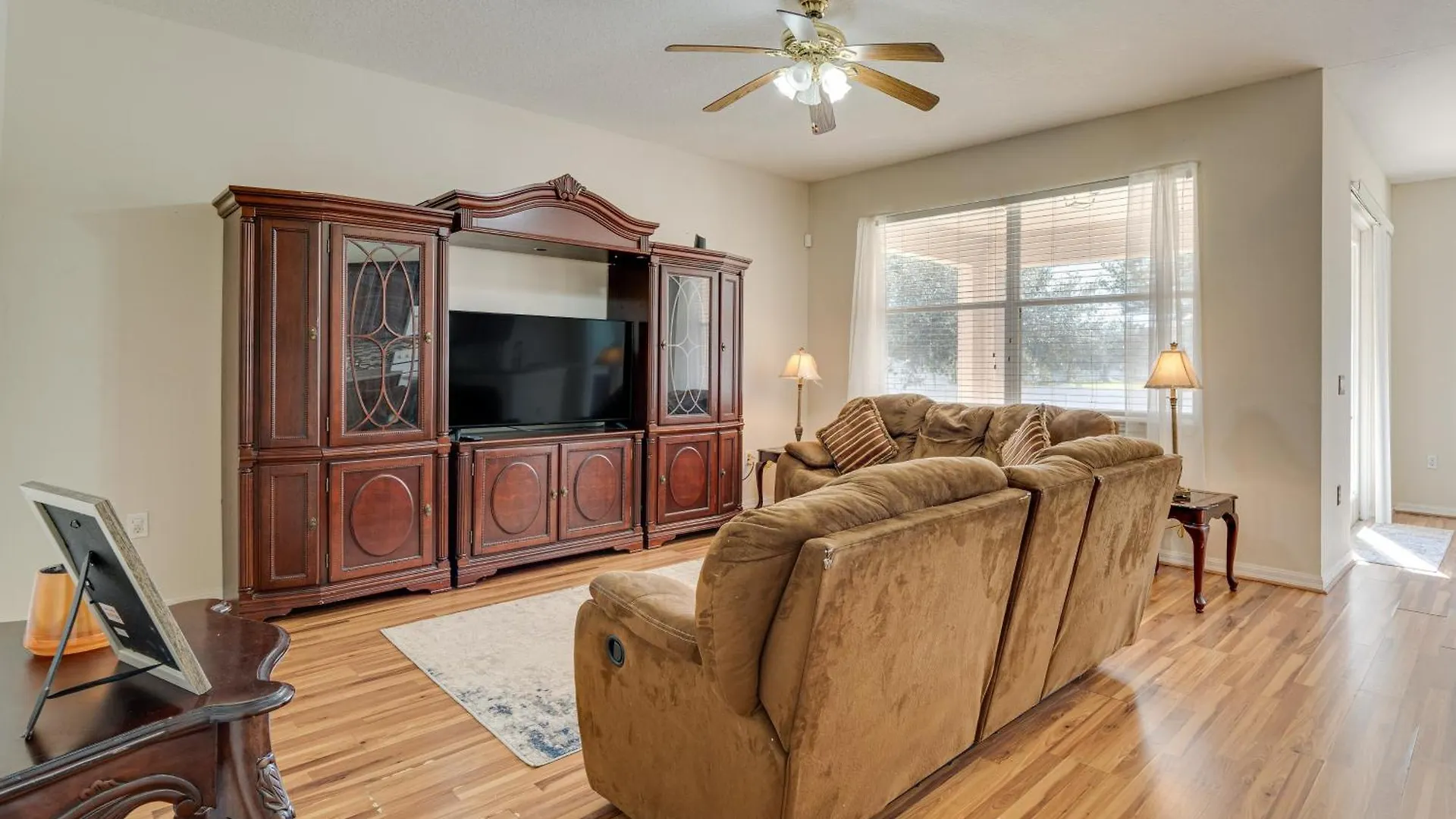 Holiday home Elegant And Spacious Vacation Home!