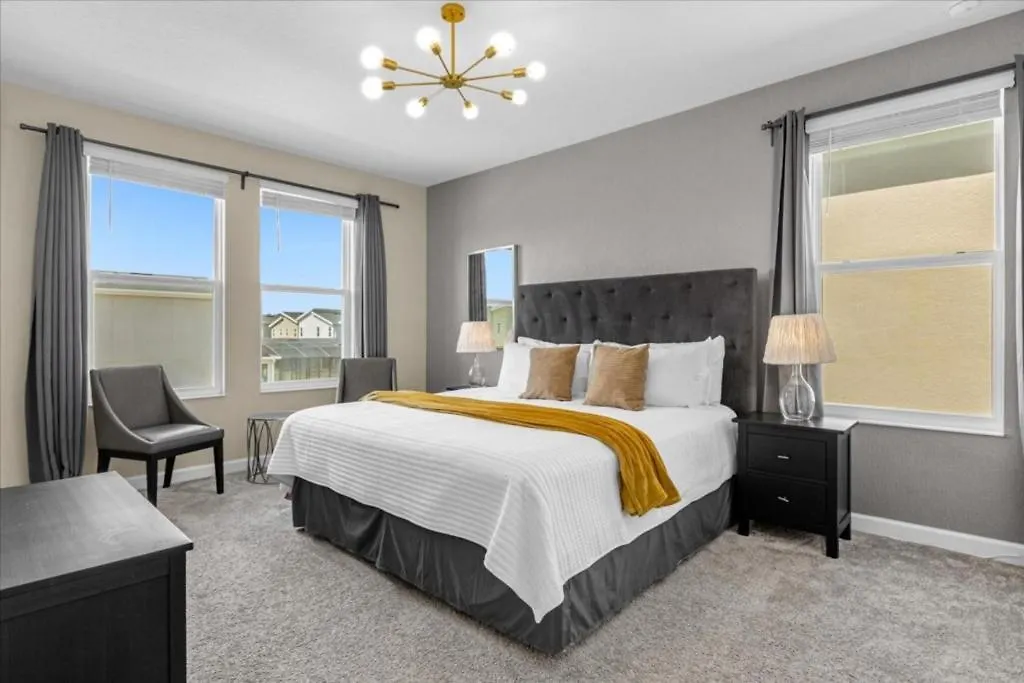 6 Bedrooms- 5 Bathrooms- Storey 2809 Bd Holiday home *