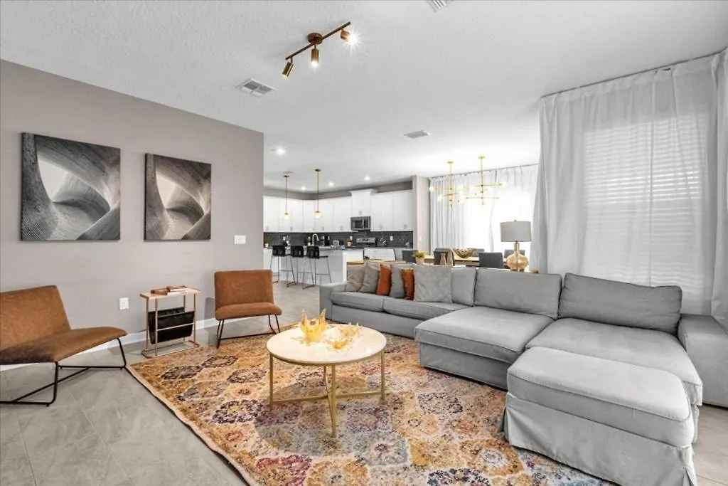 6 Bedrooms- 5 Bathrooms- Storey 2809 Bd