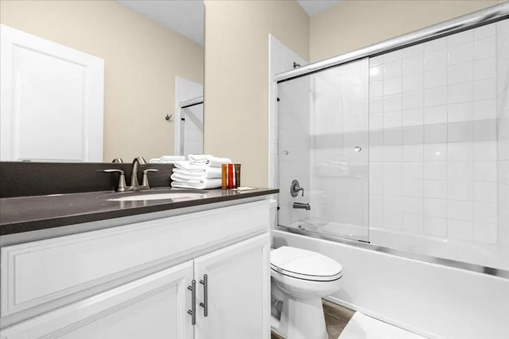 6 Bedrooms- 5 Bathrooms- Storey 2809 Bd * Kissimmee