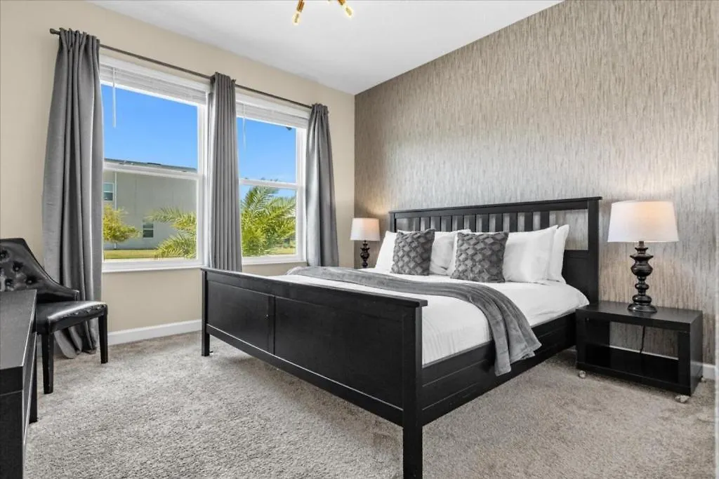 6 Bedrooms- 5 Bathrooms- Storey 2809 Bd Kissimmee